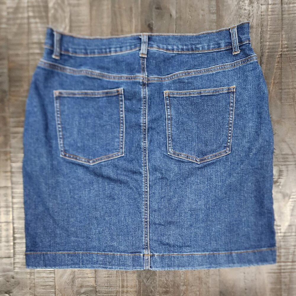 NEW W/OUT TAGS-GLORIA VANDERBILT DENIM SKIRT-ALL-AROUND SLIMMING EFFECT-SIZE 12 - Picture 2 of 4